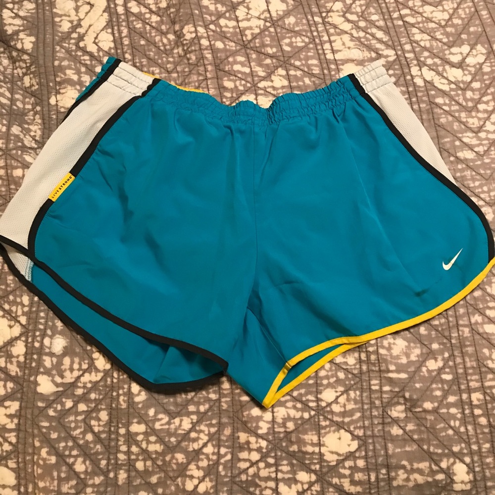 Women's Nike Shorts, Large